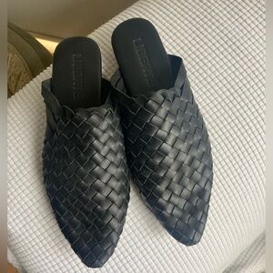Liberte Leather woven mules size 9